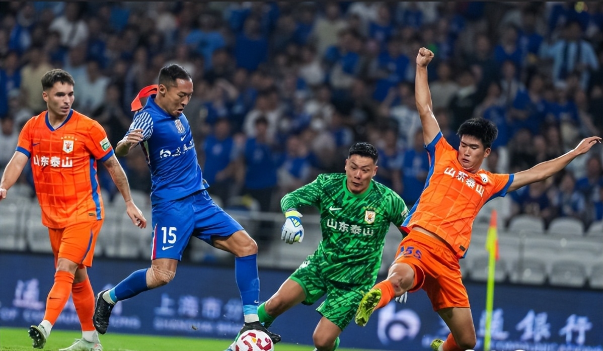 包含上海绿地申花逆袭赢得山东鲁能，实力出众引发激战的词条